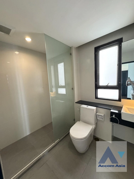 11  2 br Apartment For Rent in Sukhumvit ,Bangkok BTS Ekkamai at High-Rise Living with a Large Balcony Apartment in Ekkamai AA41988