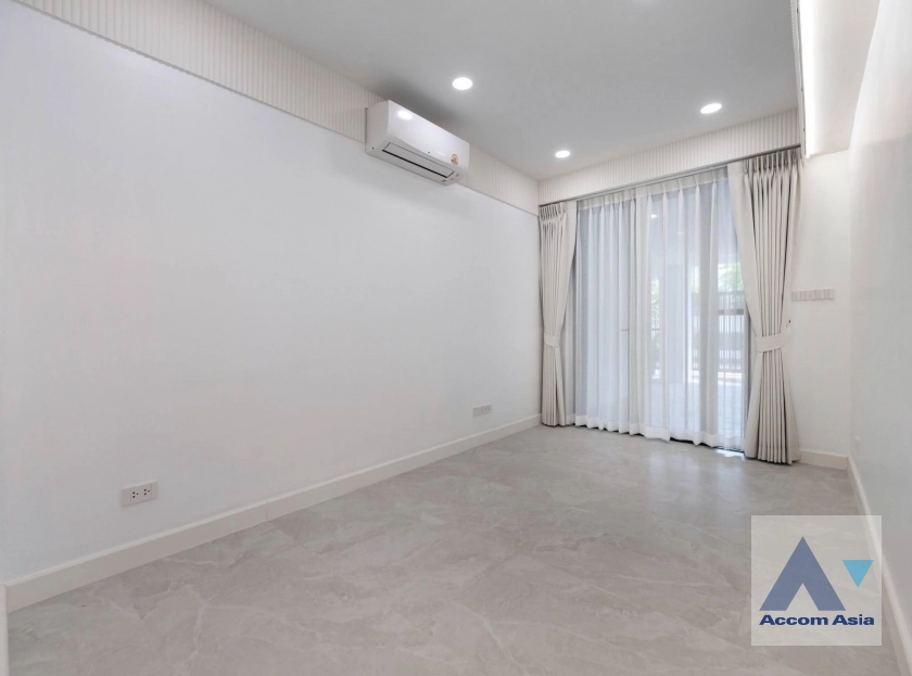 10  4 br Townhouse For Rent in Sukhumvit ,Bangkok BTS Phra khanong at Moo Baan Klongtan Nivet AA41991