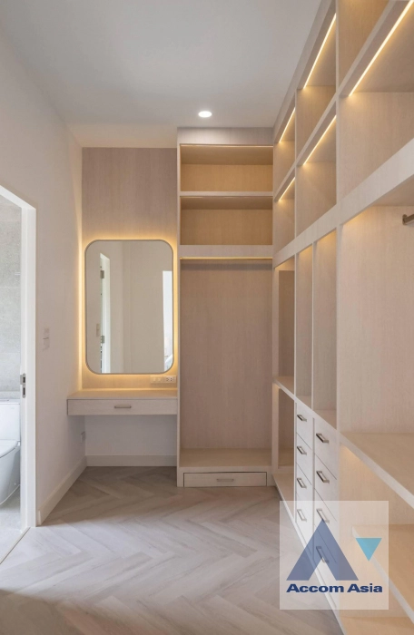 13  4 br Townhouse For Rent in Sukhumvit ,Bangkok BTS Phra khanong at Moo Baan Klongtan Nivet AA41991