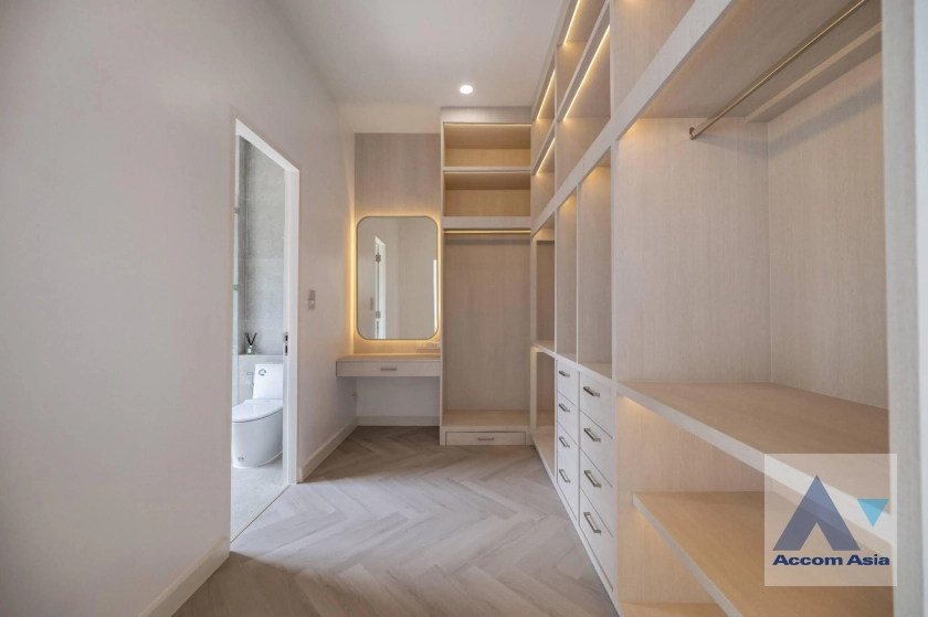 14  4 br Townhouse For Rent in Sukhumvit ,Bangkok BTS Phra khanong at Moo Baan Klongtan Nivet AA41991