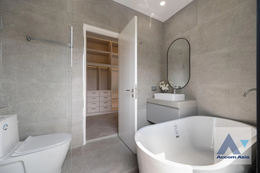 16  4 br Townhouse For Rent in Sukhumvit ,Bangkok BTS Phra khanong at Moo Baan Klongtan Nivet AA41991