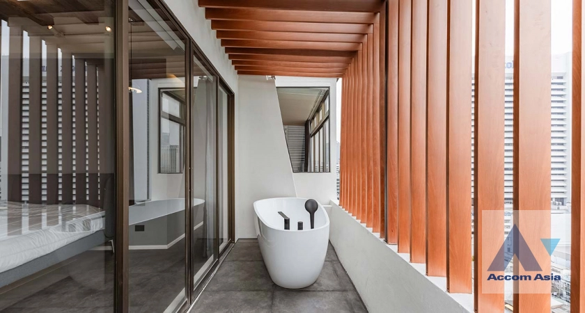 13  1 br Condominium For Sale in Silom ,Bangkok BTS Chong Nonsi at Diamond Tower AA41994