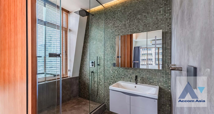 12  1 br Condominium For Sale in Silom ,Bangkok BTS Chong Nonsi at Diamond Tower AA41994