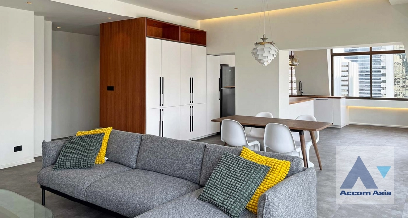 Diamond Tower Condominium  1 Bedroom for Sale BTS Chong Nonsi in Silom Bangkok