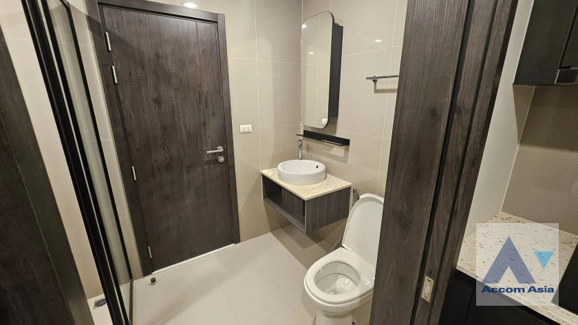 5  1 br Condominium For Sale in Ratchadaphisek ,Bangkok MRT Sutthisan at XT Huaikhwang  AA41996