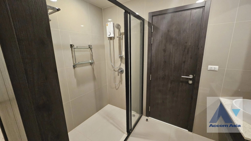 6  1 br Condominium For Sale in Ratchadaphisek ,Bangkok MRT Sutthisan at XT Huaikhwang  AA41996