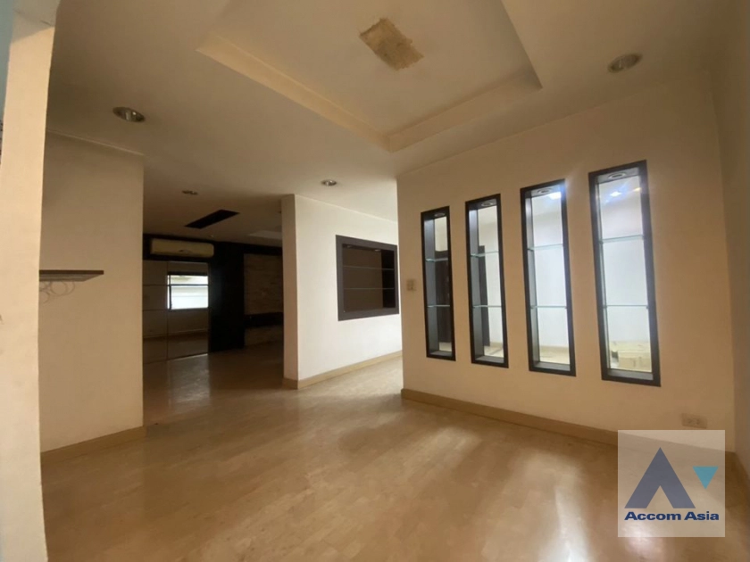 9  Building For Rent in Sukhumvit ,Bangkok BTS Udomsuk AA42010