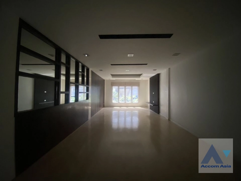 18  Building For Rent in Sukhumvit ,Bangkok BTS Udomsuk AA42010