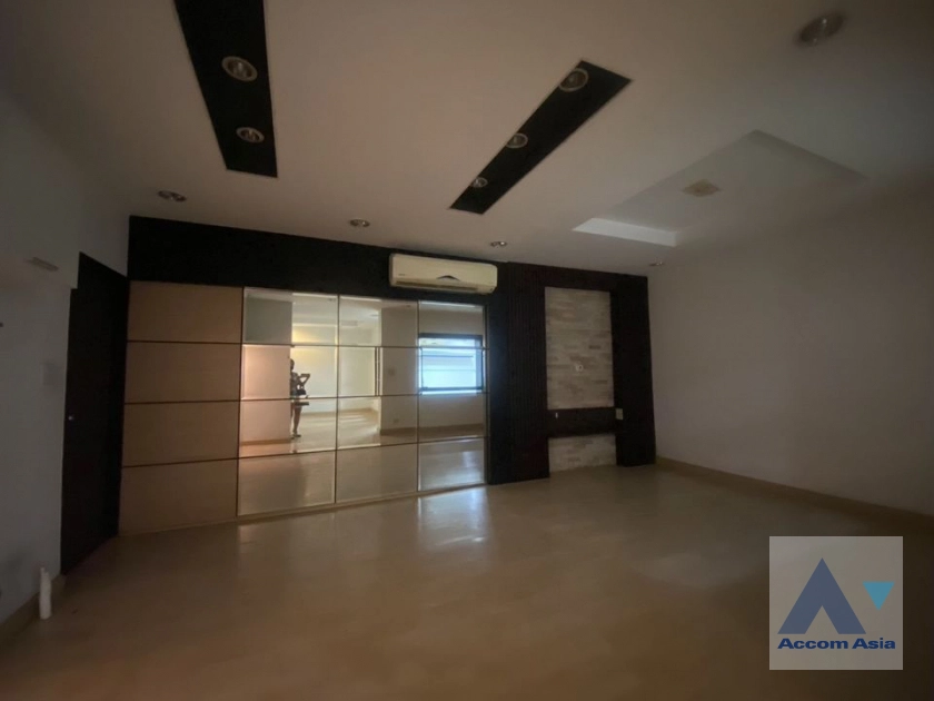 22  Building For Rent in Sukhumvit ,Bangkok BTS Udomsuk AA42010