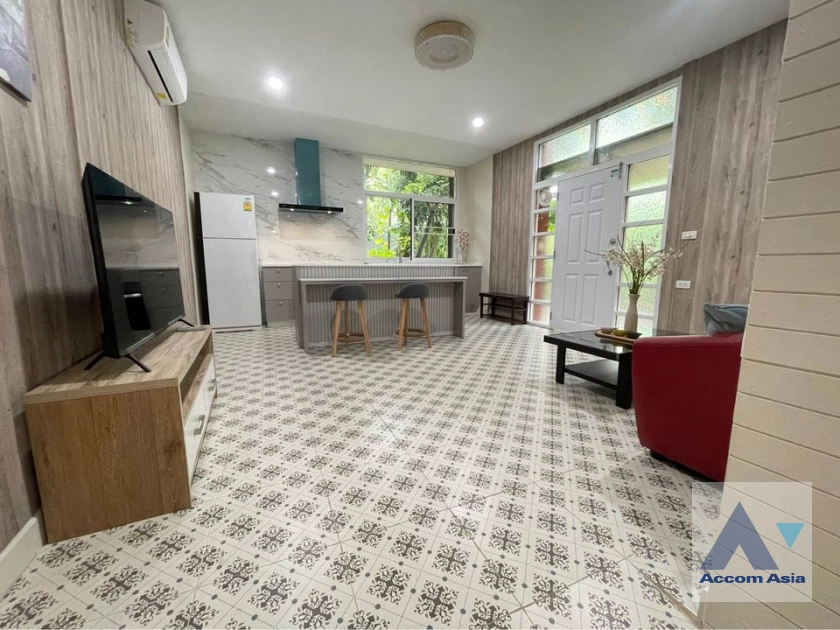 unitPet friendly |  2 Bedrooms  Apartment For Rent in Sukhumvit, Bangkok  near BTS Thong Lo (AA42011)