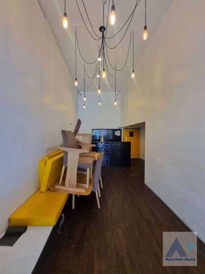 unitOffice, Home Office |  Building For Rent in Sukhumvit, Bangkok  near BTS Phrom Phong (AA42012)