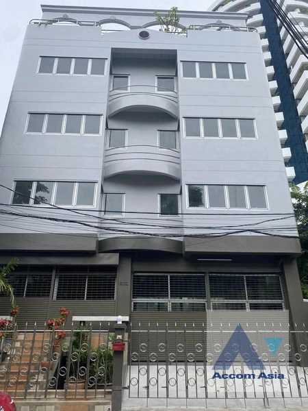  2  Building For Rent in Sathorn ,Bangkok BTS Chong Nonsi AA42014