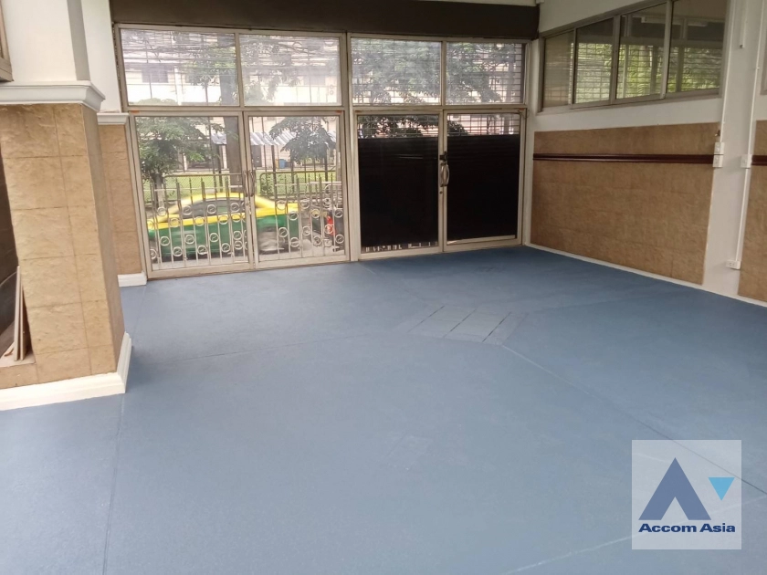 unit Building For Rent in Sathorn, Bangkok  near BTS Chong Nonsi (AA42014)