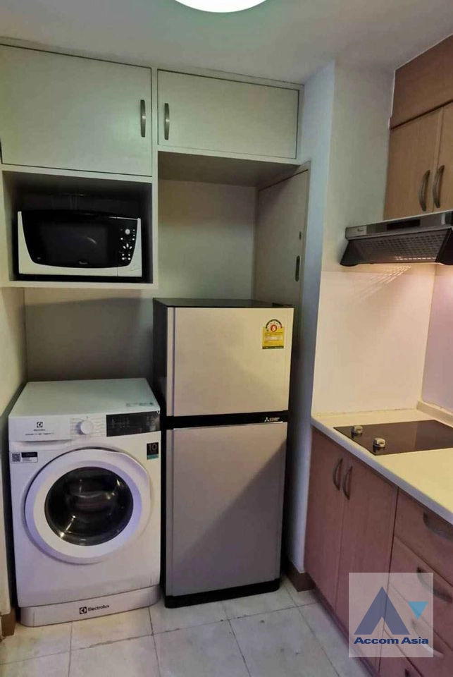 unit 2 Bedrooms  Condominium For Rent in Ratchadaphisek, Bangkok  near MRT Phetchaburi (AA42020)