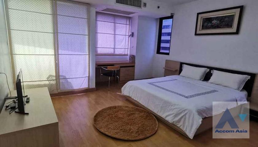 unit 2 Bedrooms  Condominium For Rent in Ratchadaphisek, Bangkok  near MRT Phetchaburi (AA42020)