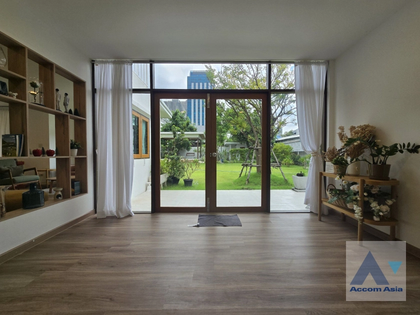 8  2 br House For Rent in Lat Phrao ,Bangkok MRT Lat Phrao AA42030