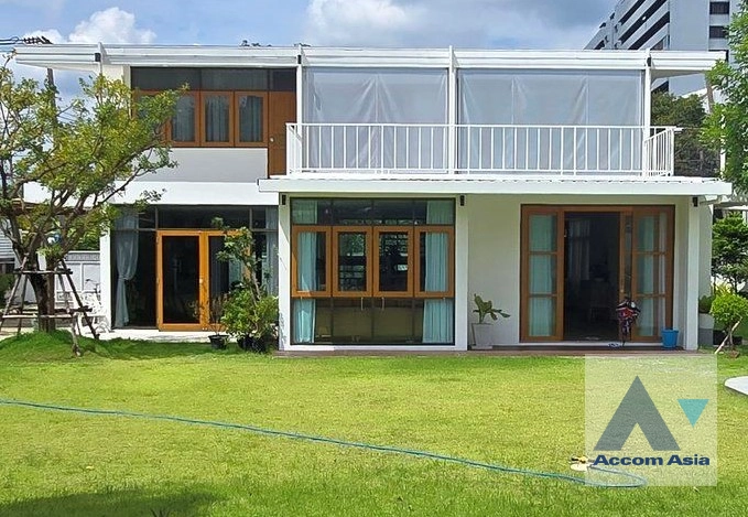  2  2 br House For Rent in Lat Phrao ,Bangkok MRT Lat Phrao AA42030