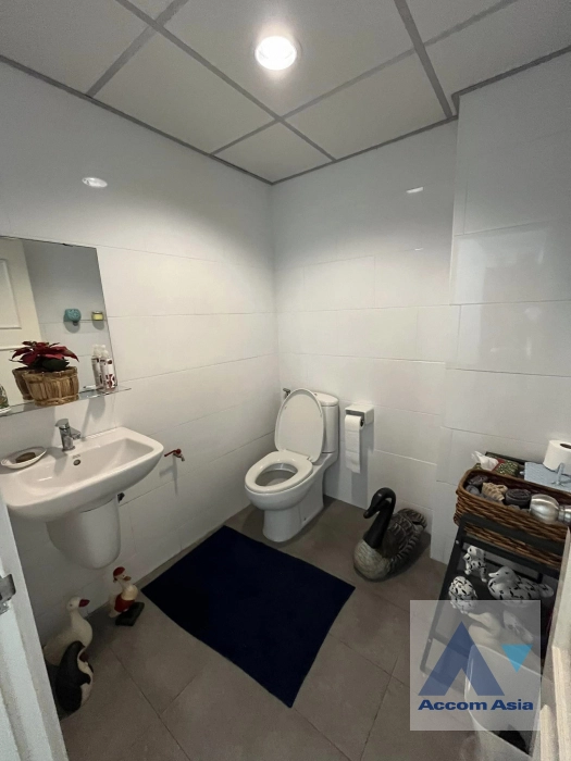 11  4 br Townhouse for rent and sale in Sathorn ,Bangkok MRT Khlong Toei AA42048