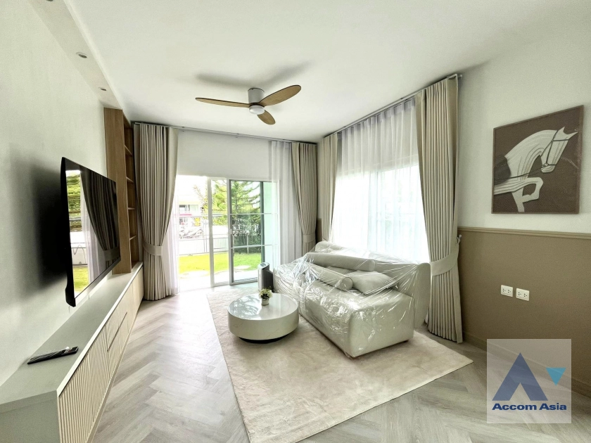 unitFully Furnished, Pet friendly |  3 Bedrooms  Townhouse For Rent in Samutprakan, Samutprakan  (AA42050)