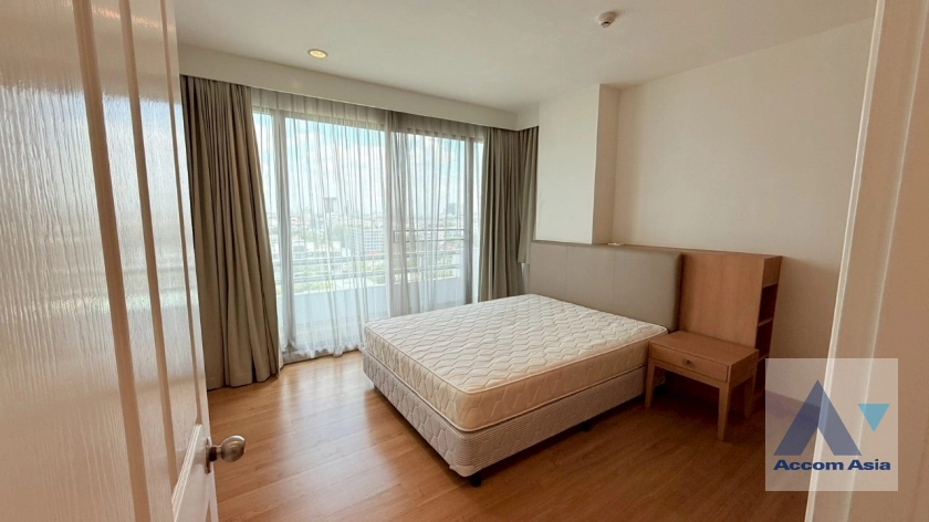 12  2 br Apartment For Rent in Sukhumvit ,Bangkok BTS Ekkamai at High-Rise Living with a Large Balcony Apartment in Ekkamai AA42053