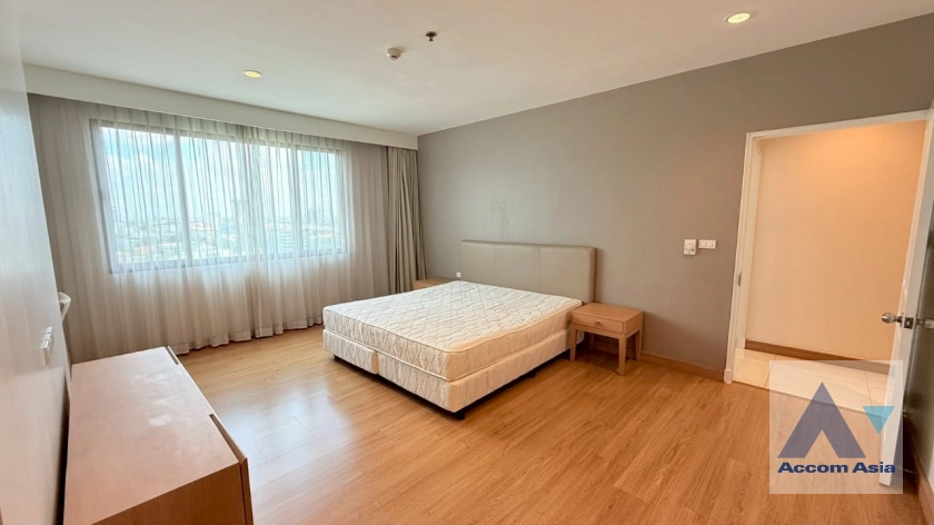 14  2 br Apartment For Rent in Sukhumvit ,Bangkok BTS Ekkamai at High-Rise Living with a Large Balcony Apartment in Ekkamai AA42053