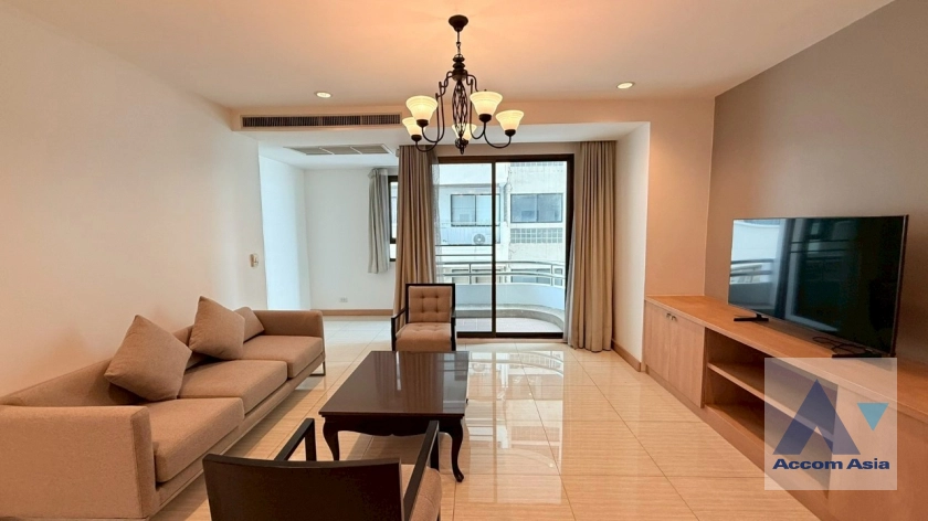 unit 2 Bedrooms  Apartment For Rent in Sukhumvit, Bangkok  near BTS Ekkamai (AA42053)