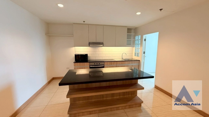 9  2 br Apartment For Rent in Sukhumvit ,Bangkok BTS Ekkamai at High-Rise Living with a Large Balcony Apartment in Ekkamai AA42053