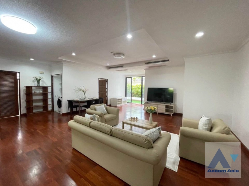 Fully Furnished, Pet friendly |  Greenery Space In Bangkok Apartment  2 Bedroom for Rent BTS Thong Lo in Sukhumvit Bangkok