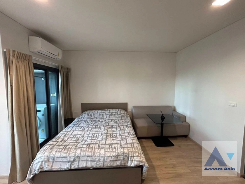 IDEO Sathorn-Wongwian Yai Condominium  1 Bedroom for Sale   in Charoennakhon Bangkok