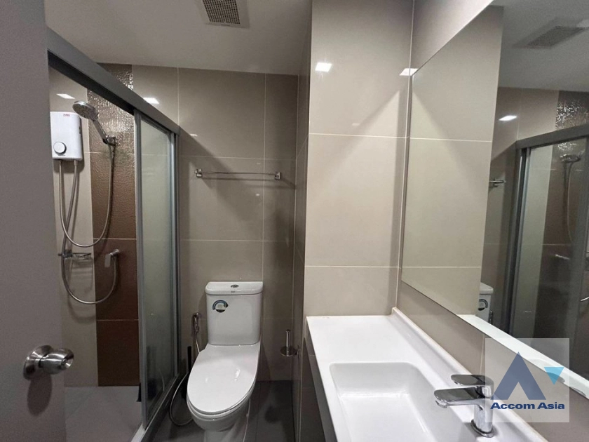 7  1 br Condominium For Sale in Charoen Nakhon ,Bangkok  at IDEO Sathorn-Wongwian Yai AA42075