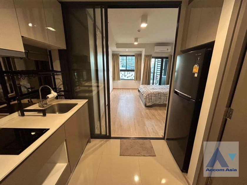 unit 1 Bedroom  Condominium For Sale in Charoen Nakhon, Bangkok  (AA42075)