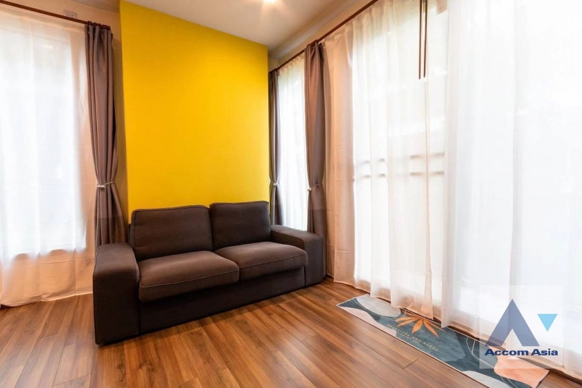 unit 1 Bedroom  Condominium For Rent in Sukhumvit, Bangkok  near BTS Ekkamai (AA42077)