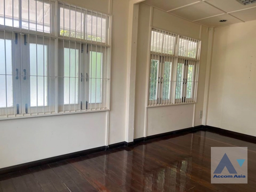 unitHome Office |  2 Bedrooms  House For Rent & Sale in Sukhumvit, Bangkok  near BTS Thong Lo (AA42084)