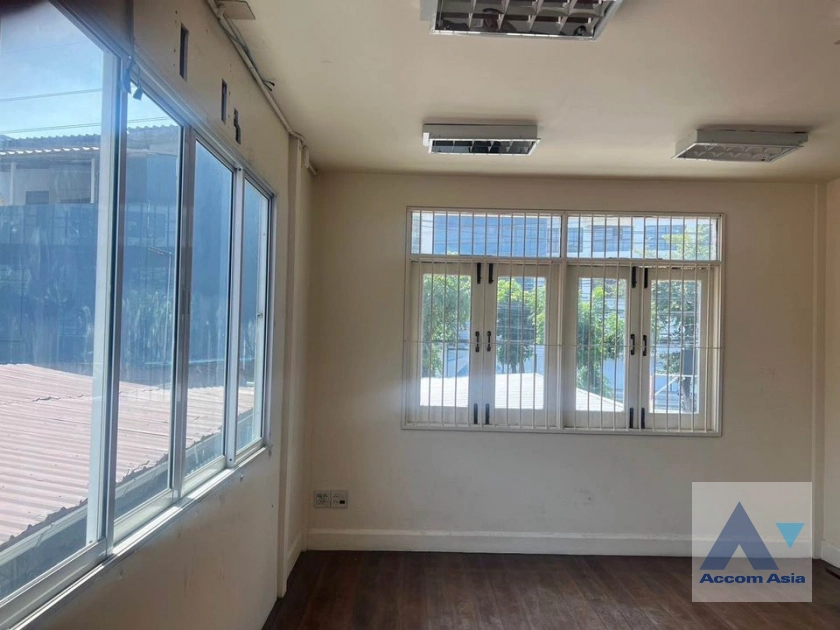 5  2 br House for rent and sale in Sukhumvit ,Bangkok BTS Thong Lo AA42084