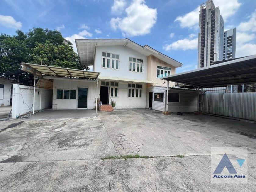 7  2 br House for rent and sale in Sukhumvit ,Bangkok BTS Thong Lo AA42084