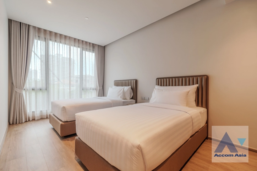 11  2 br Apartment for rent and sale in Sukhumvit ,Bangkok BTS Phrom Phong at Luxury Brand New Low-Rise Apartment, near BTS AA42097