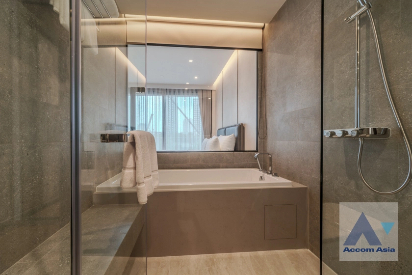 10  2 br Apartment for rent and sale in Sukhumvit ,Bangkok BTS Phrom Phong at Luxury Brand New Low-Rise Apartment, near BTS AA42097