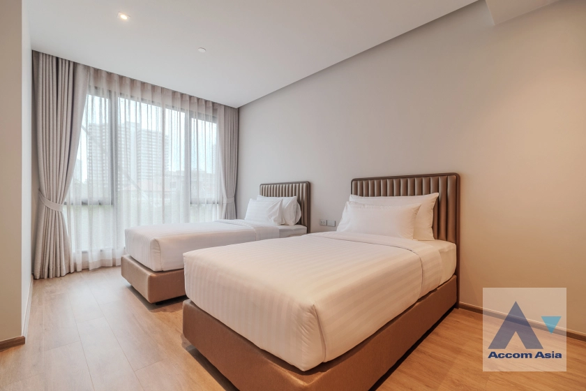 12  2 br Apartment for rent and sale in Sukhumvit ,Bangkok BTS Phrom Phong at Luxury Brand New Low-Rise Apartment, near BTS AA42097