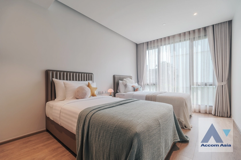 16  3 br Apartment for rent and sale in Sukhumvit ,Bangkok BTS Phrom Phong at Luxury Brand New Low-Rise Apartment, near BTS AA42098