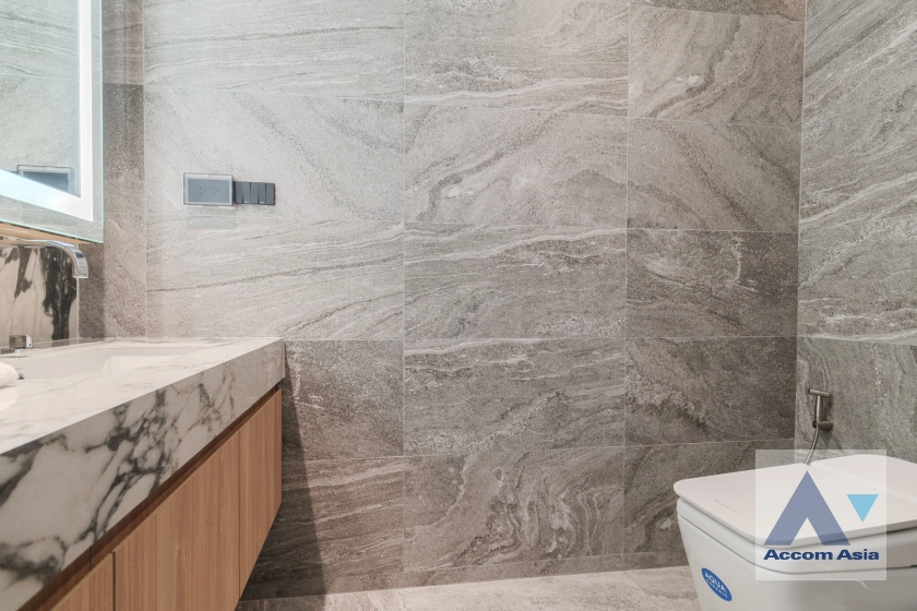 19  3 br Apartment for rent and sale in Sukhumvit ,Bangkok BTS Phrom Phong at Luxury Brand New Low-Rise Apartment, near BTS AA42099