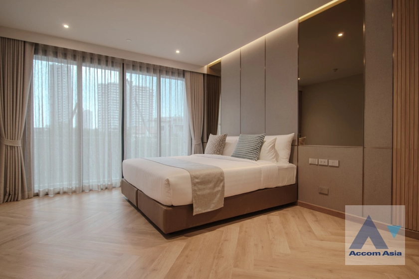 16  3 br Apartment for rent and sale in Sukhumvit ,Bangkok BTS Phrom Phong at Luxury Brand New Low-Rise Apartment, near BTS AA42099