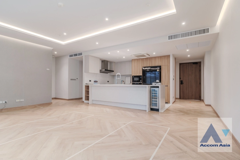  1  3 br Apartment For Rent in Sukhumvit ,Bangkok BTS Phrom Phong at Luxury Brand New Low-Rise Apartment, near BTS AA42101