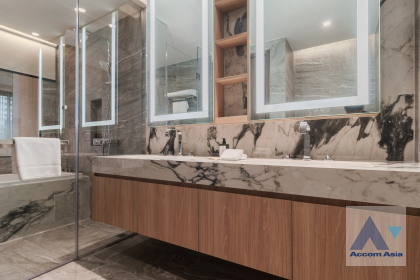 12  3 br Apartment For Rent in Sukhumvit ,Bangkok BTS Phrom Phong at Luxury Brand New Low-Rise Apartment, near BTS AA42101