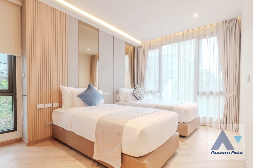 14  3 br Apartment For Rent in Sukhumvit ,Bangkok BTS Phrom Phong at Luxury Brand New Low-Rise Apartment, near BTS AA42101