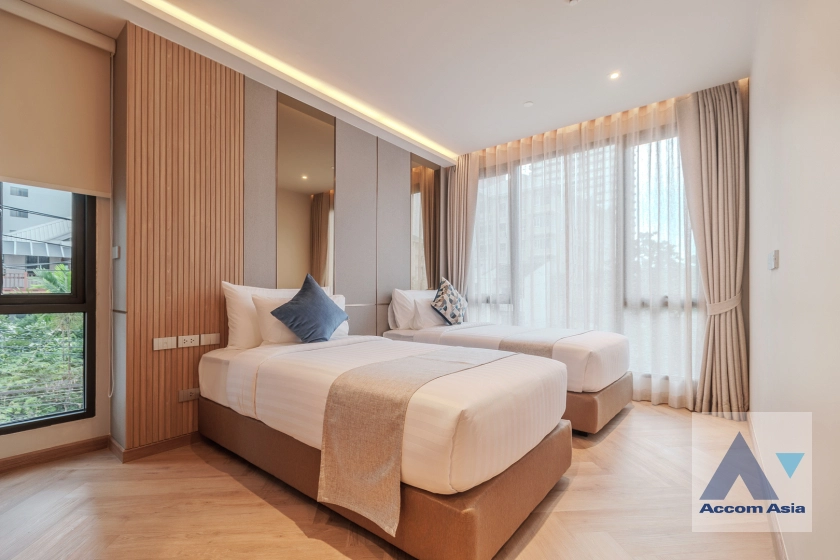 15  3 br Apartment For Rent in Sukhumvit ,Bangkok BTS Phrom Phong at Luxury Brand New Low-Rise Apartment, near BTS AA42101