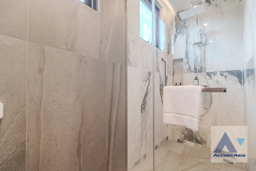 22  3 br Apartment For Rent in Sukhumvit ,Bangkok BTS Phrom Phong at Luxury Brand New Low-Rise Apartment, near BTS AA42101