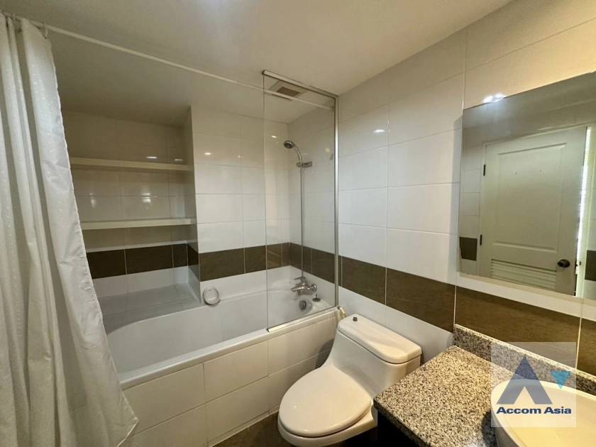 unit 1 Bedroom  Condominium For Sale in Sukhumvit, Bangkok  near BTS Phrom Phong (AA42110)