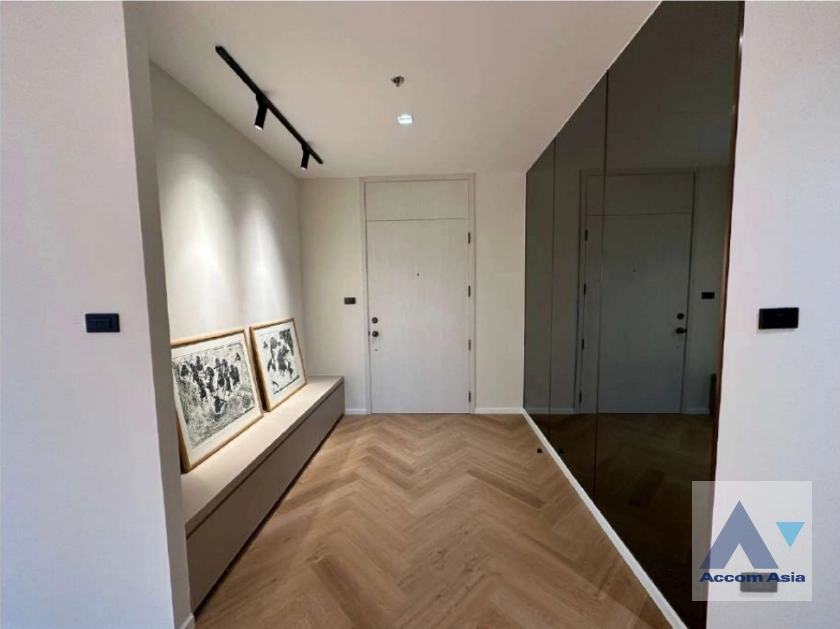 unit 3 Bedrooms  Apartment For Rent in Sathorn, Bangkok  near BRT Technic Krungthep (AA42117)