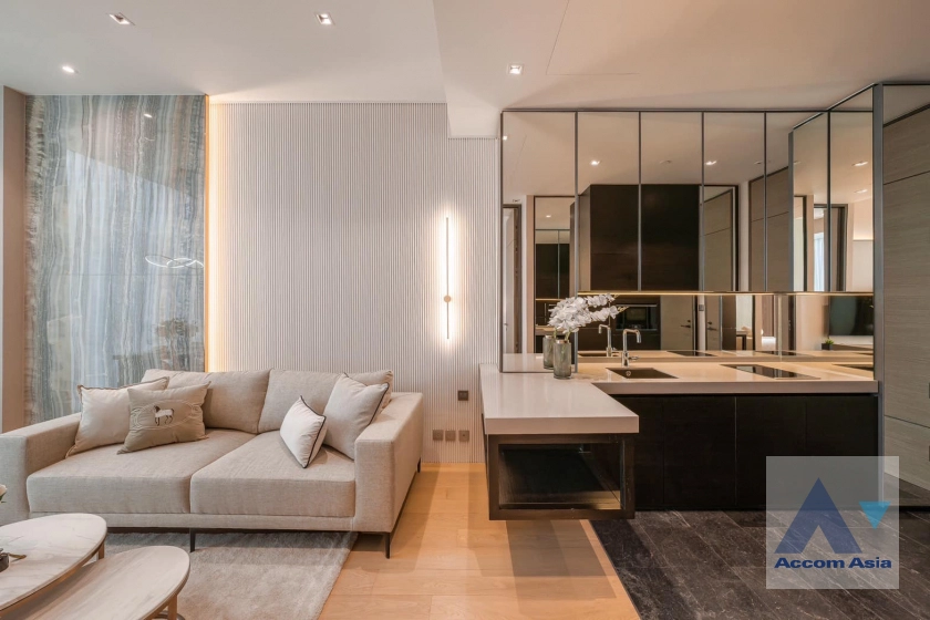 unit 1 Bedroom  Condominium For Rent & Sale in Ploenchit, Bangkok  near BTS Chitlom (AA42118)