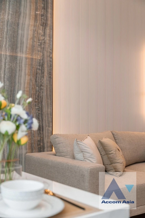 unit 1 Bedroom  Condominium For Rent & Sale in Ploenchit, Bangkok  near BTS Chitlom (AA42118)